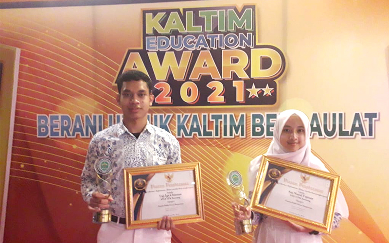 2 Siswa SMA YPK Raih Penghargaan Kaltim Education Award 2021 2 Siswa SMA YPK Raih Penghargaan Kaltim Education Award 2021